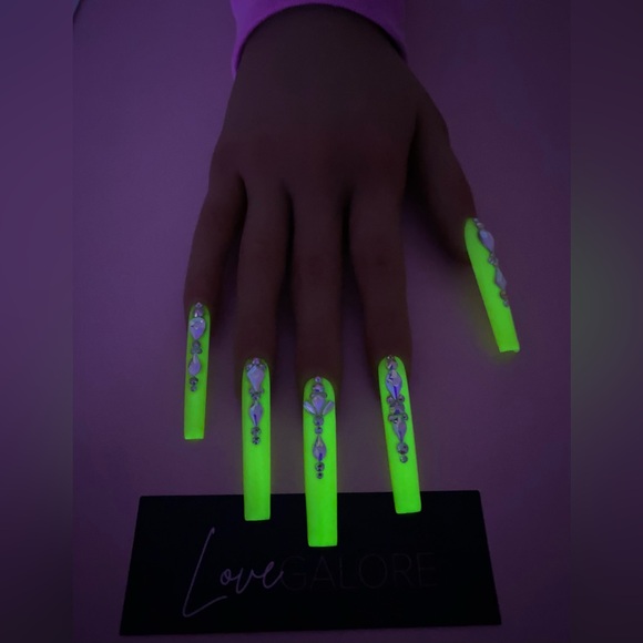 Hand Crafted 3XL Square Neon Yw (Glow In The Dark) Love Galore Luxury Press Ons - Picture 3 of 6